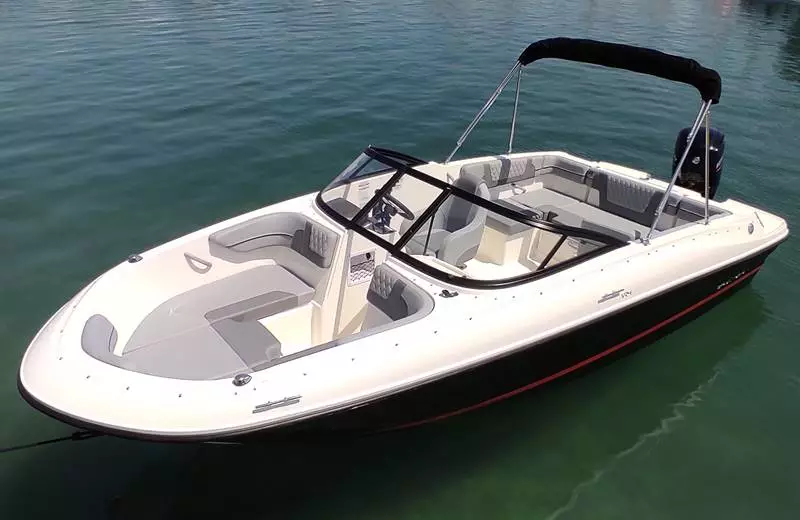 Speedboat with licence / Q600 Atlas (7p)