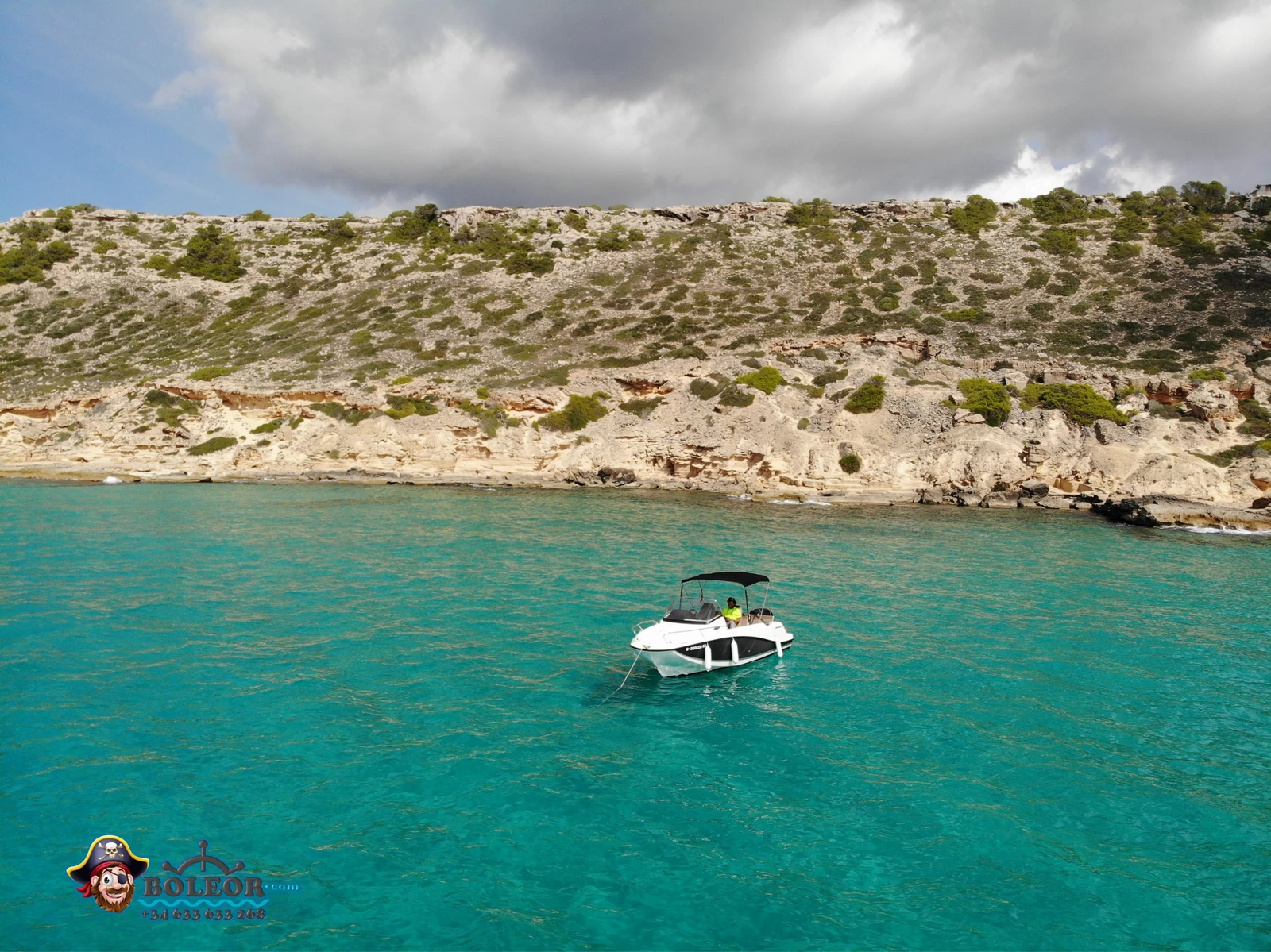 Speedboat with licence / Q600 Atlas (7p)