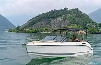 Speedboat with licence / F675 Cruiser (8p)