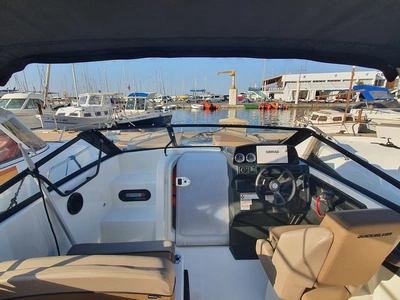 Speedboat with licence / F675 Cruiser (8p)