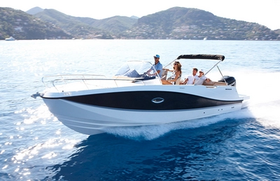 Speedboat with licence / F755 Sundeck (8p)