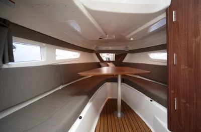 Speedboat with licence / F805 Cruiser (9p)