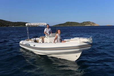Boat with skipper / S775 Smile-6 (10p)